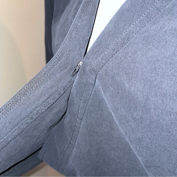 Everlane Blouse Long Sleeve Wrap Top button closure with tie black silk size 4 - Picture 5 of 11